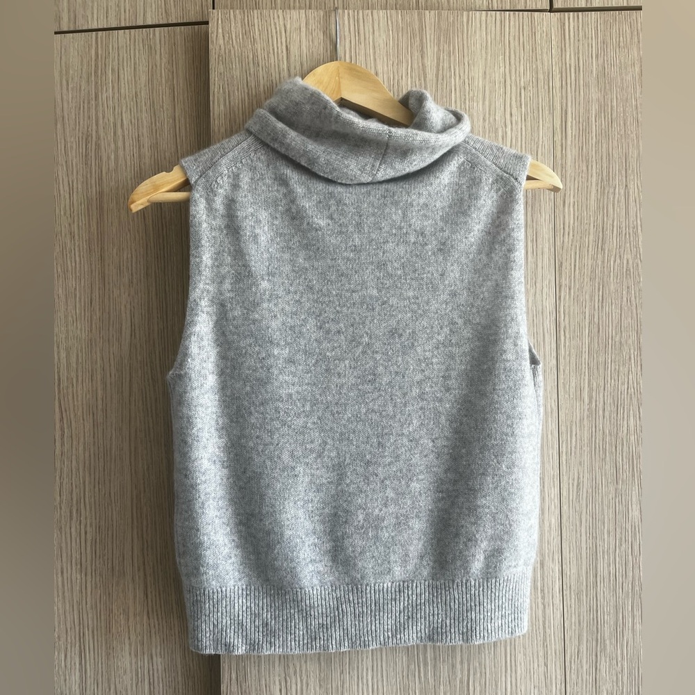 Babaton Luxe Cashmere Tanning Sweater Vest